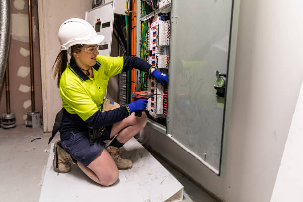Best Emergency Electrical Repair  in Auburndale, FL